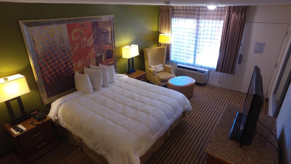 Quality Inn & Suites Лоръл Екстериор снимка